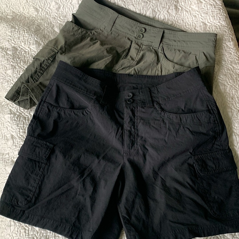 2 pairs of Eddie Bauer Summer Trail Shorts, size 6, olive/army and black VGUC